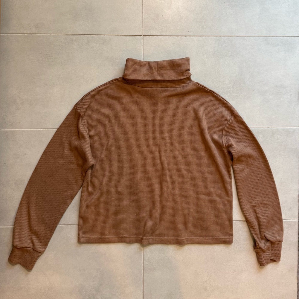 Elegant Brown Turtleneck Sweater - Picture 8 of 8